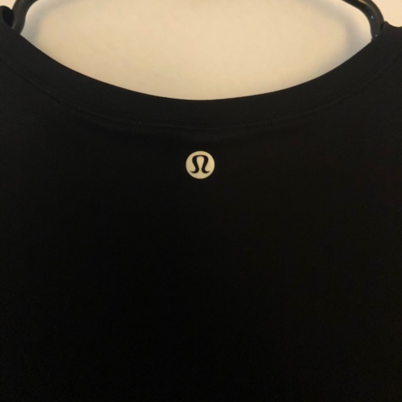 Lululemon black t-shirt - Picture 5 of 5